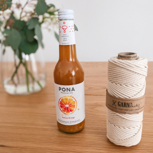 Ein PONA und Makramee-Garn - mehr brauchst du für dieses DIY nicht!