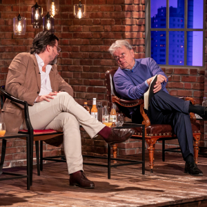 Martin Rohla und Hans Peter Haselsteiner im Gespräch. Gibt es ein Angebot? Die Spannung steigt! (c) PULS 4_Gerry Frank 