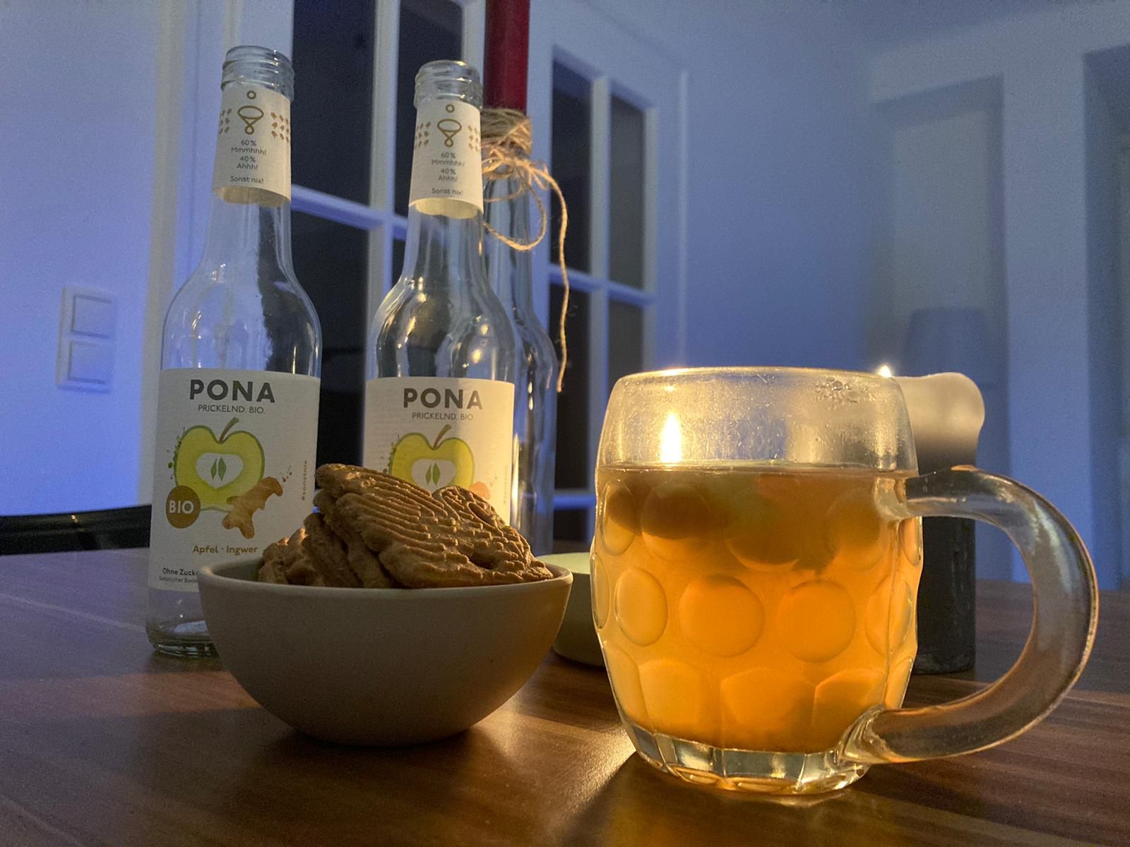 Weißer Glühwein mit PONA Apfel Ingwer